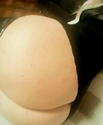 Живу в самом сердце Москвы и всегда готова подарить тебе незабываемые моменты страсти и наслаждения. У меня широкий спектр услуг, которые позволят тебе осуществить все свои фантазии. Приглашаю в свою уютную квартиру или могу приехать к тебе. Мои возможности безграничны, ведь я люблю экспериментировать и открывать новые грани удовольствия. Обязательно посмотри мои фото, чтобы увидеть, насколько я сексуальна и соблазнительна. Мои клиенты говорят, что со мной время останавливается, и я смогу украсить твою жизнь яркими красками. Жду звонка, чтобы создать для нас обоих особенный, незабываемый момент. 💋 10055, 33 года